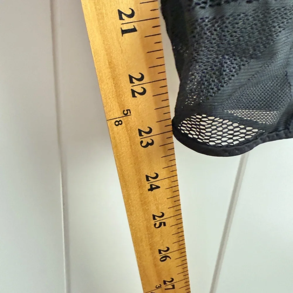 LULULEMON I RARE‎ Black Lace Goal Crusher 7/8 Length Leggings